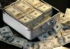 Ile zarabia konsultant telefoniczny w banku?